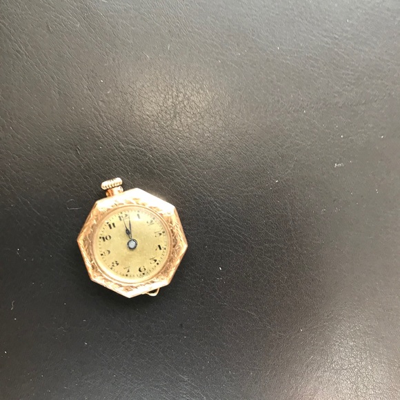 Vintage timepiece ⌚️chain not included 🥰 - Picture 2 of 6